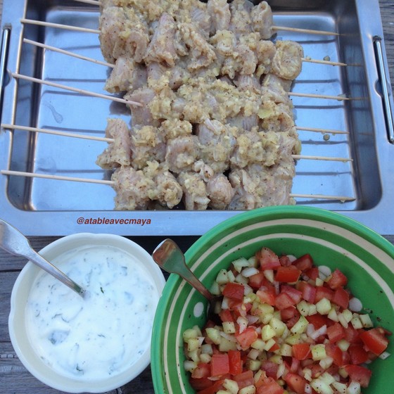 6. brochettes sauce salade